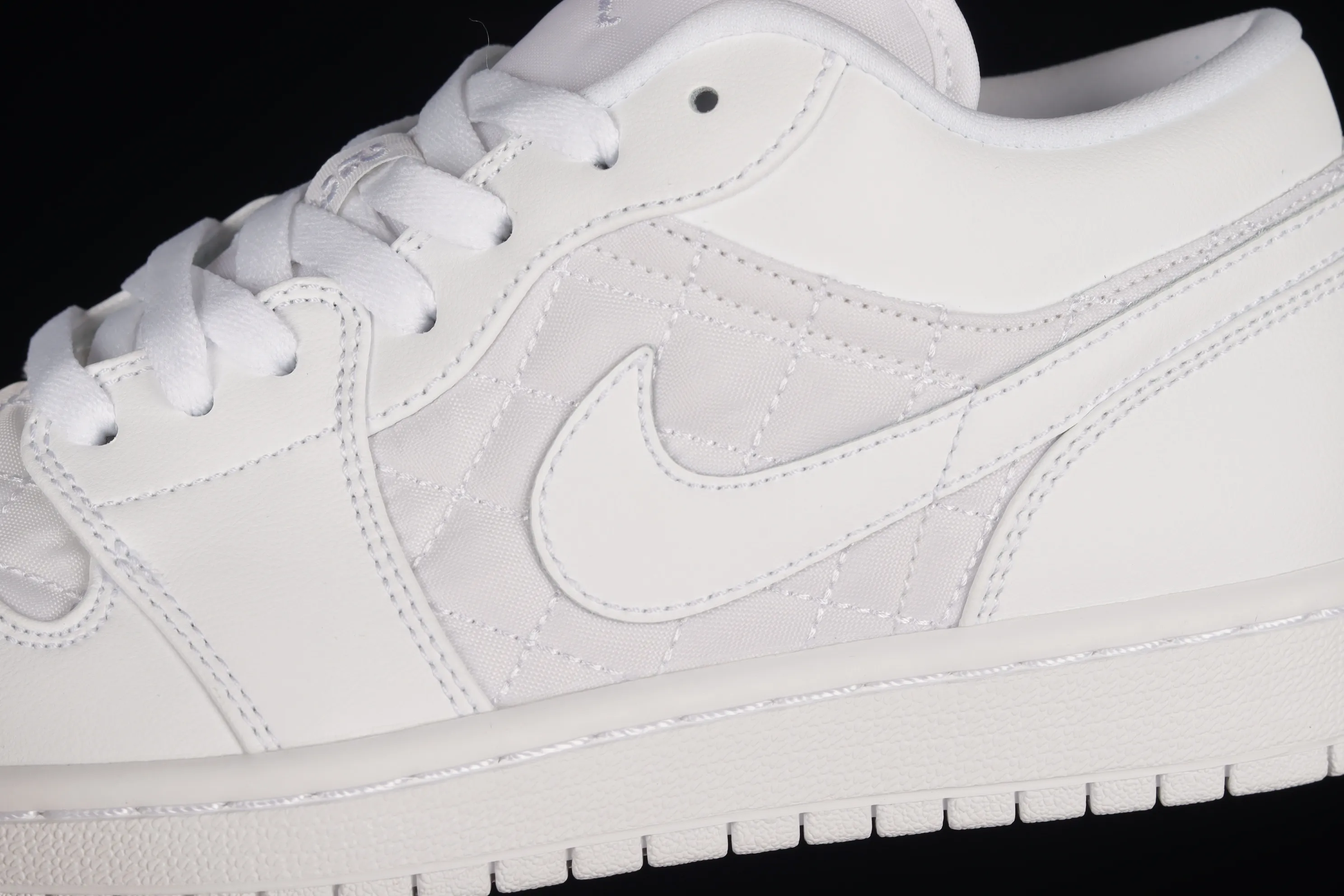 All categories Air Jordan Jordan series basketball shoes Air Jordan 1 Low Air Jordan 1 Low Quilted "Triple White" AJ1 Joe 1 all white low-top basketball shoes DB6480-100